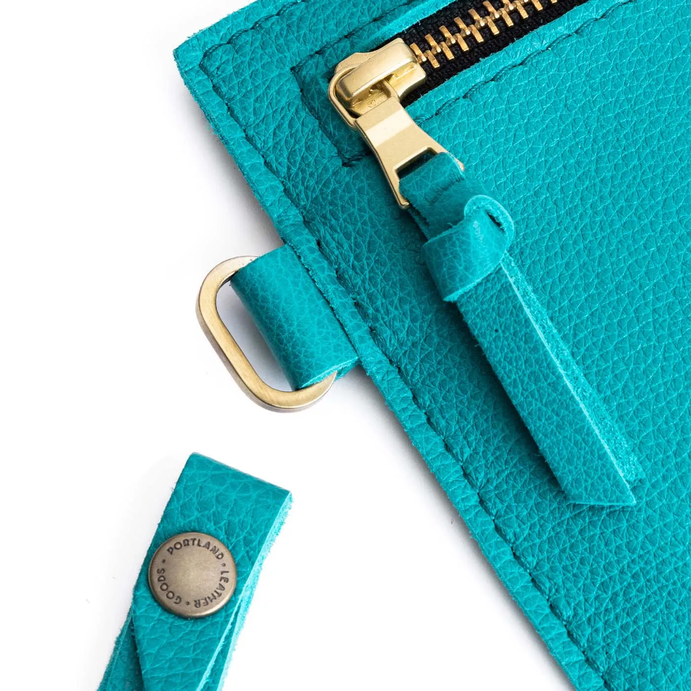 Adriana Pouch