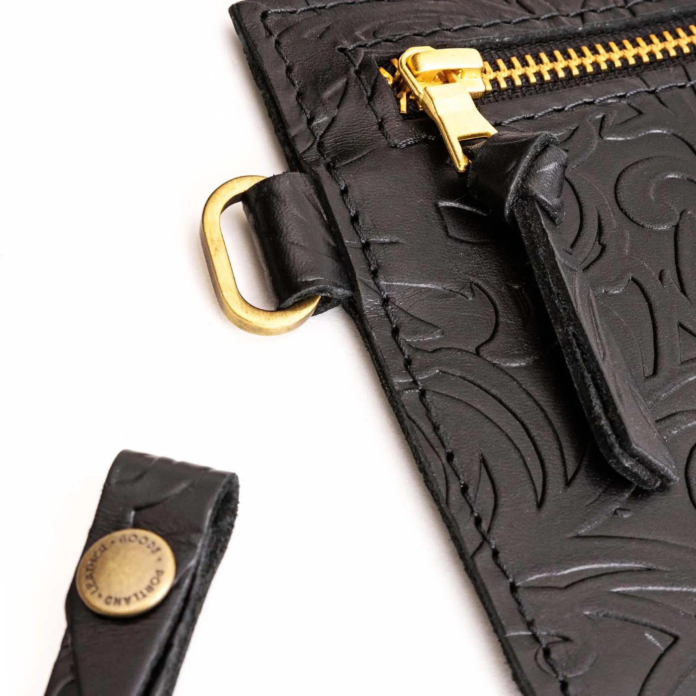 Adriana Pouch