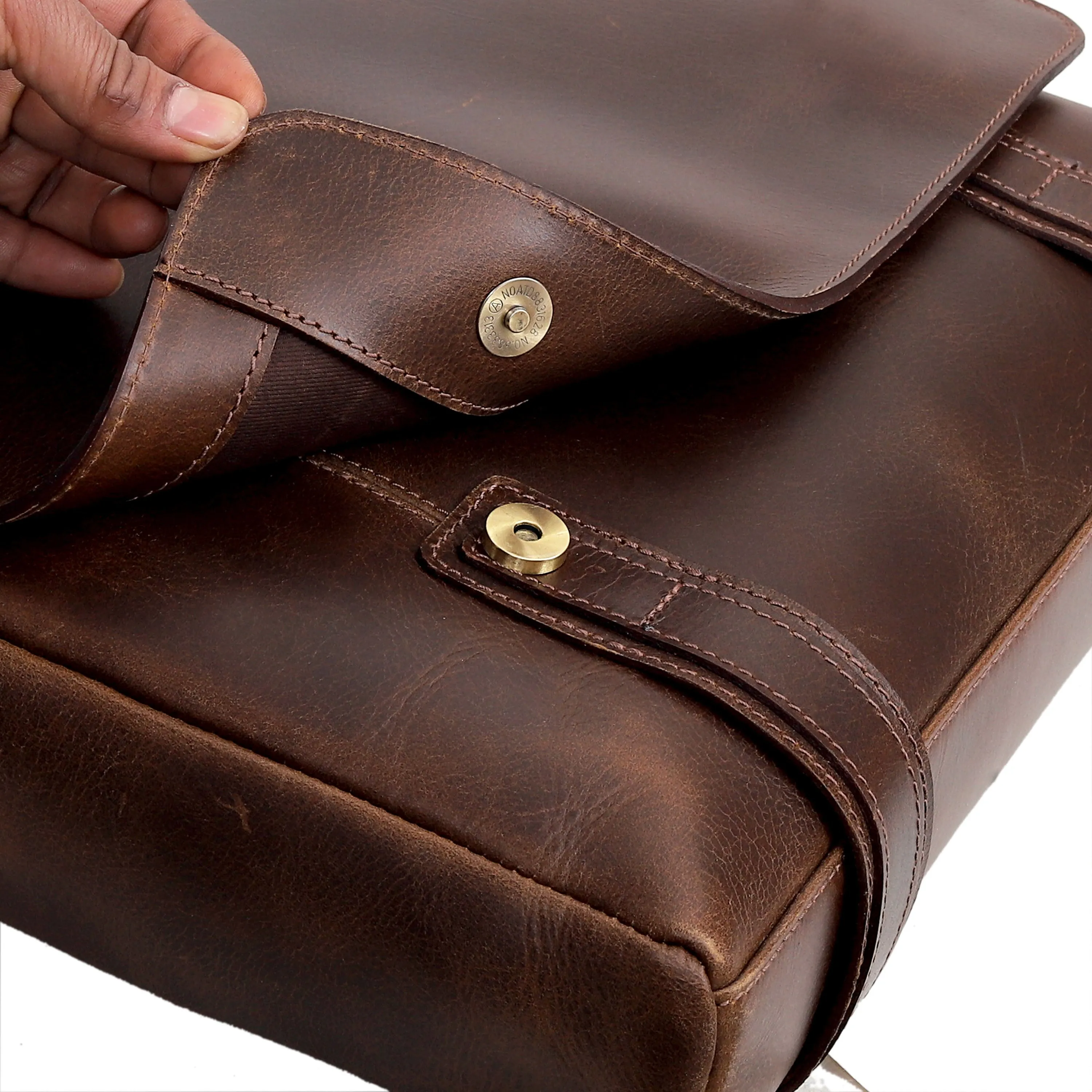 ATLANTA LEATHER MESSENGER BAG