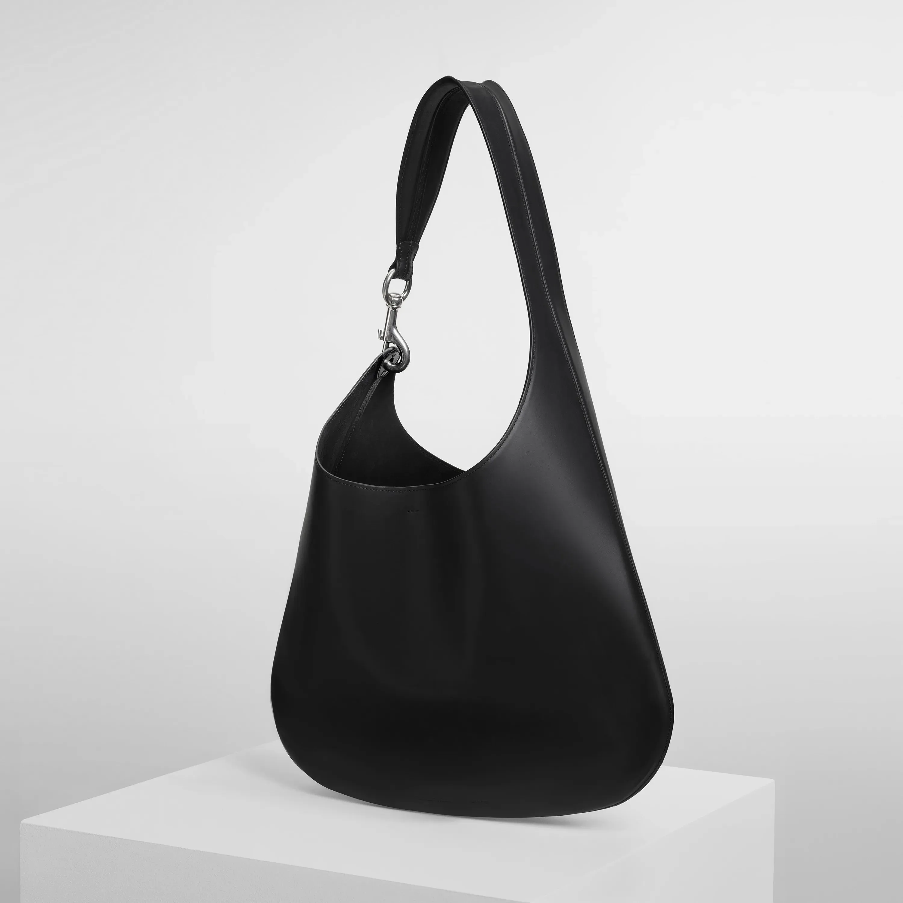 BEAN BAG | black leather with silver