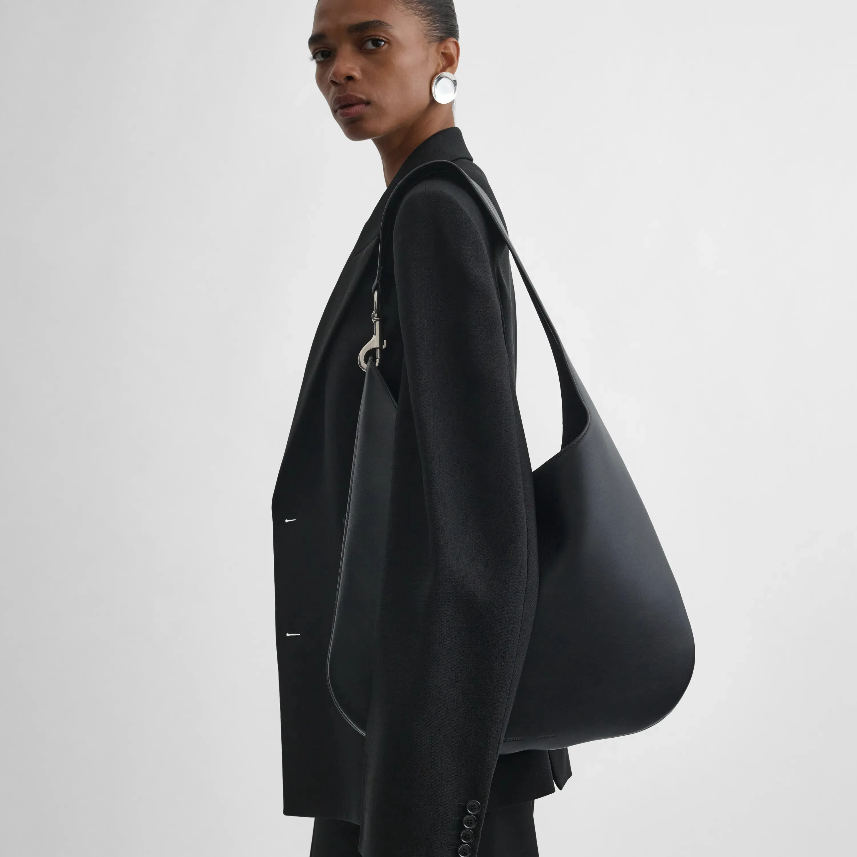 BEAN BAG | black leather with silver