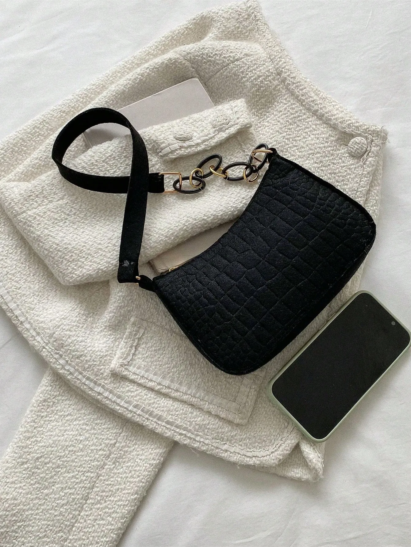 Crocodile Pattern Minimalist Shoulder Bag with Metal Chain - Black