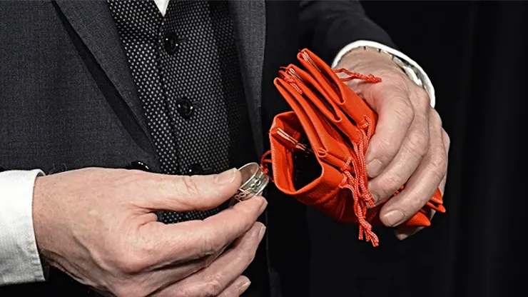 Detection Bag (Gimmicks and Online Instructions) by Leo Smetsers
