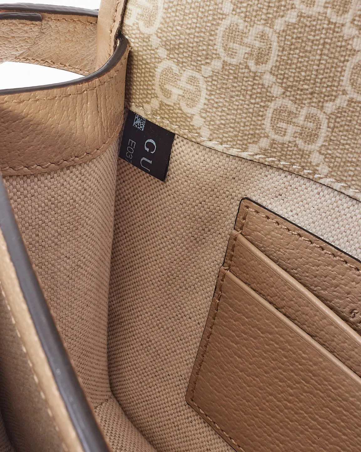Gucci Beige & White GG Supreme Canvas Interlocking G Mini Shoulder Bag