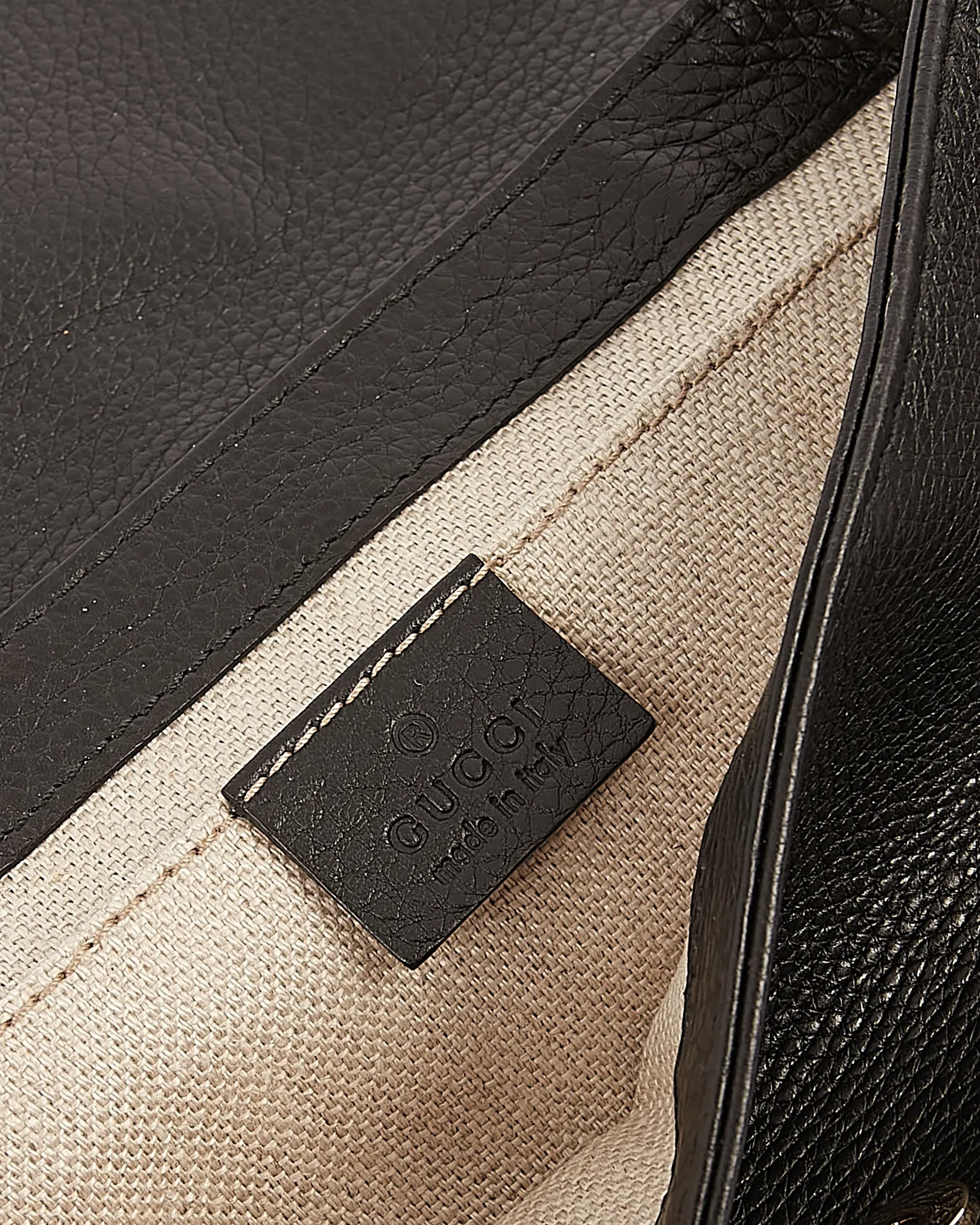 Gucci Black Pebbled Leather Chain Shoulder Bag
