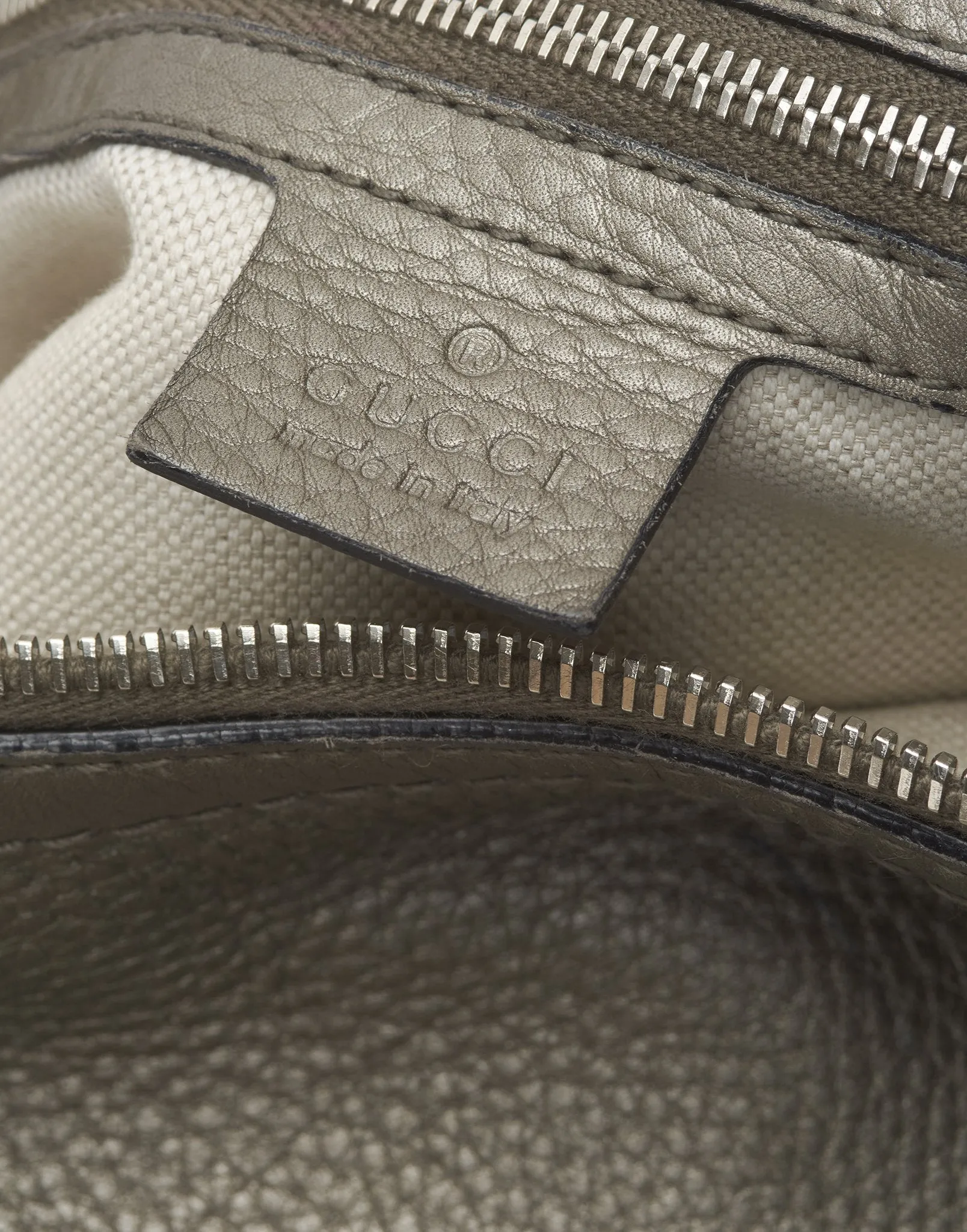 Gucci Metallic Silver Leather Techno Horsebit Hobo Shoulder Bag