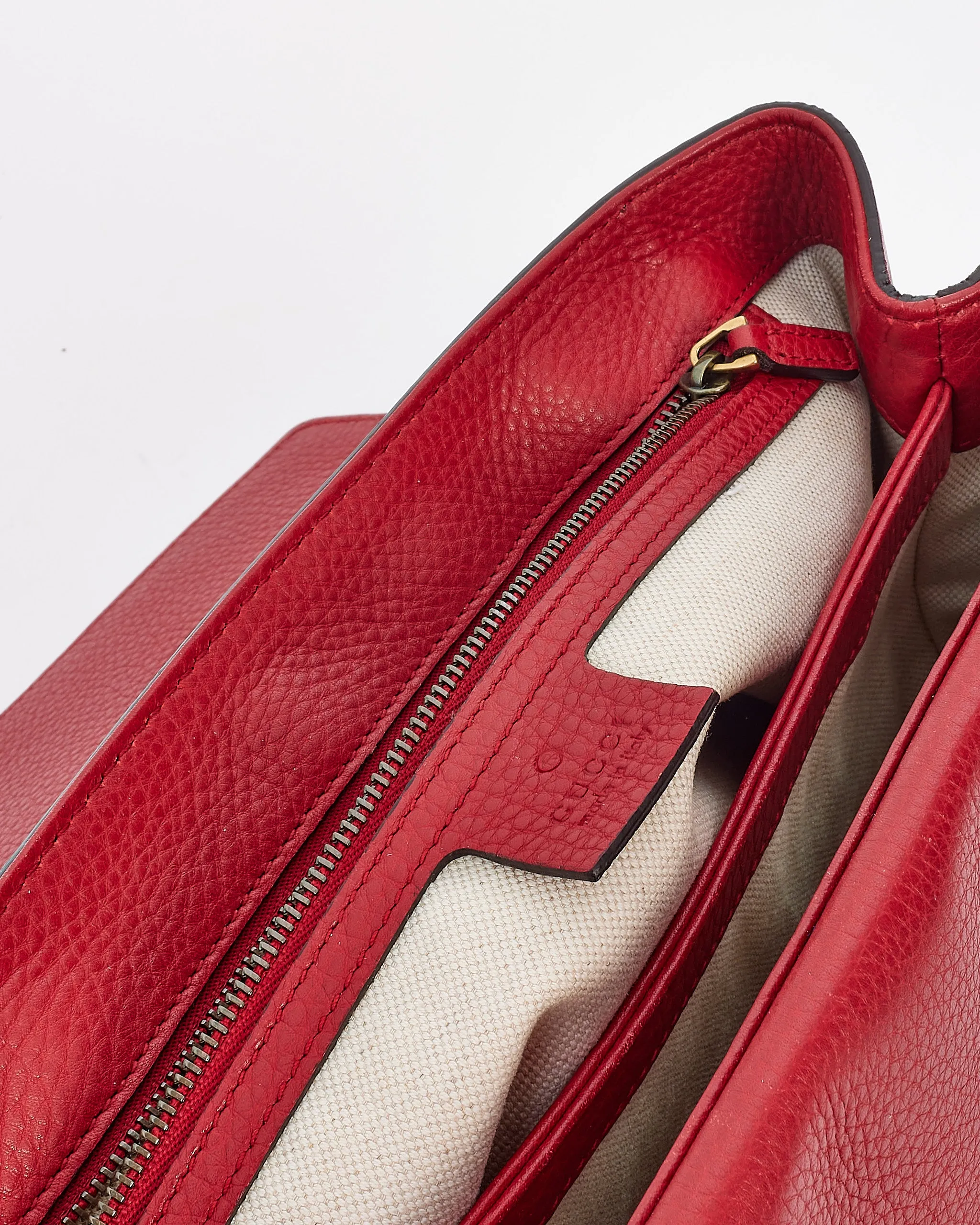 Gucci Red Pebbled Leather GG Marmont Shoulder Bag
