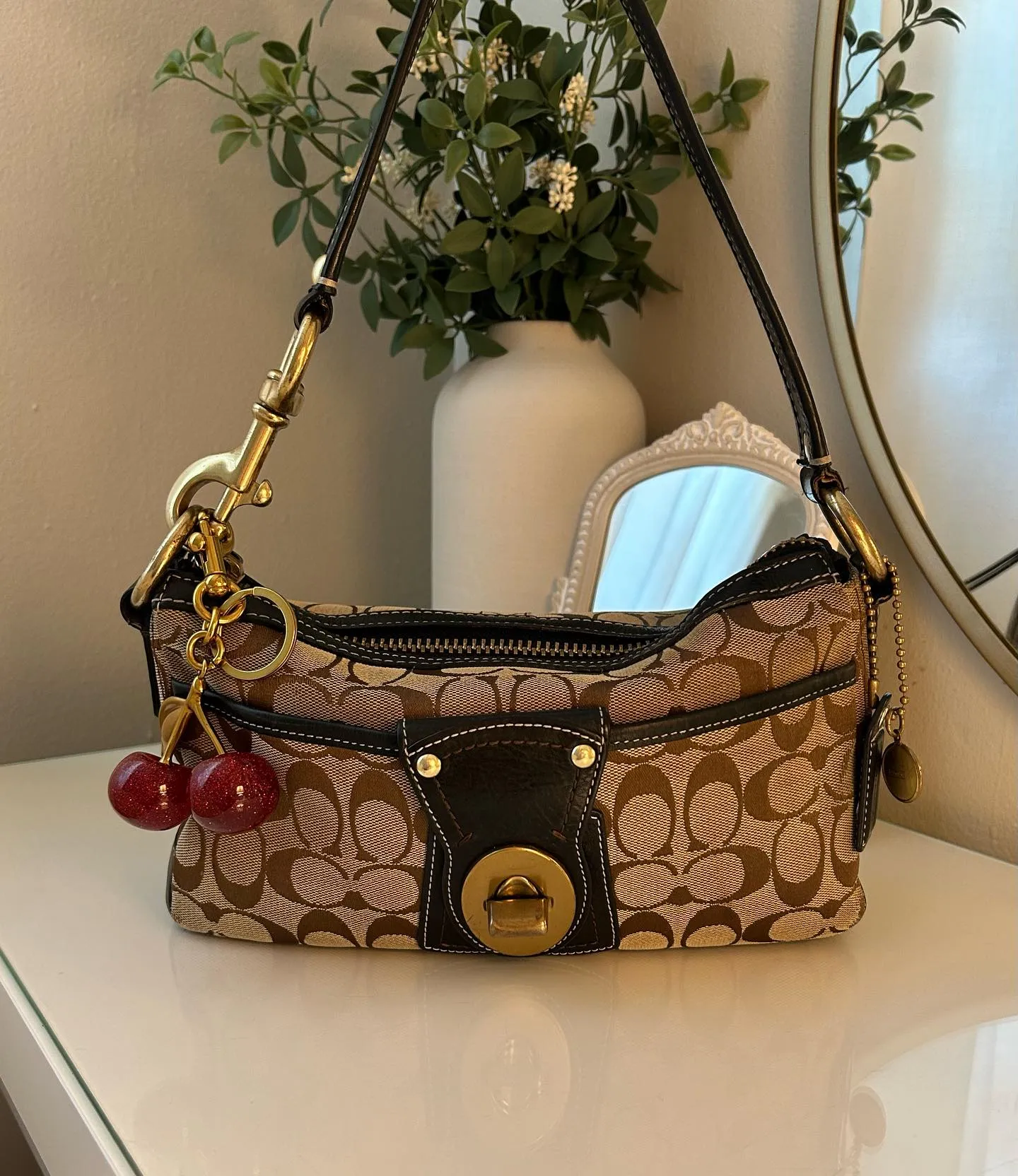 HENRYVINTUS™ black and tan coach vintage bag