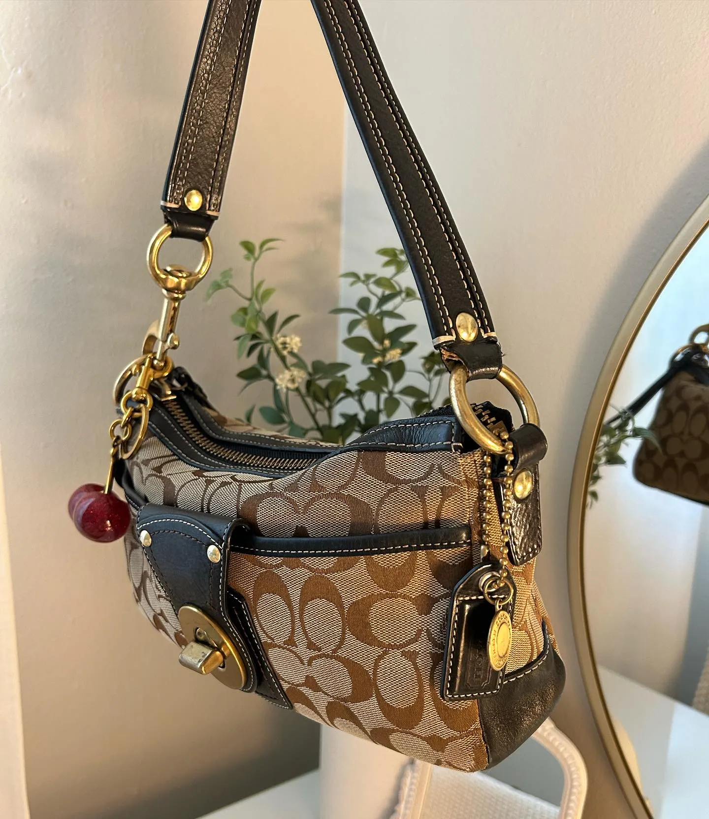 HENRYVINTUS™ black and tan coach vintage bag