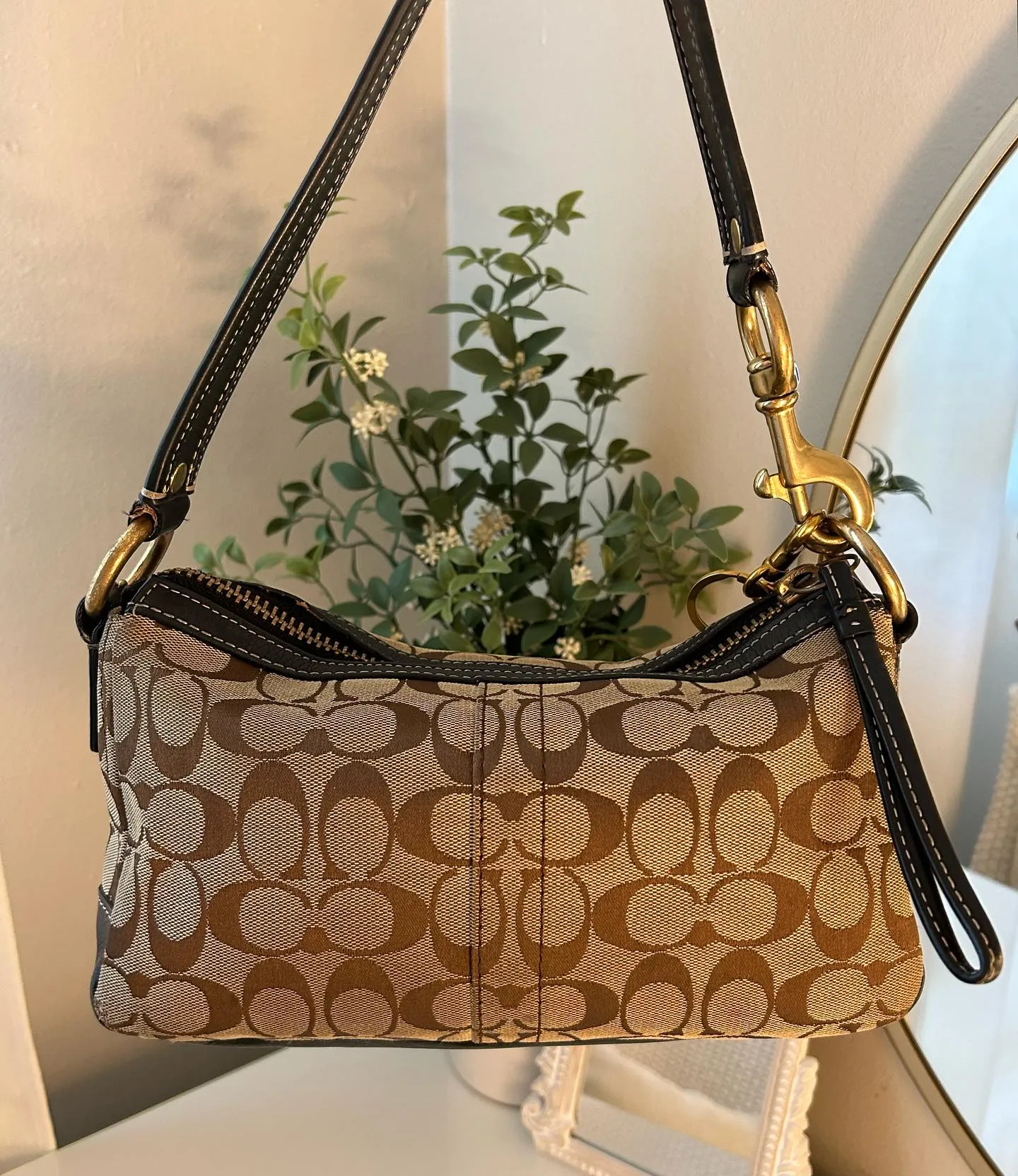 HENRYVINTUS™ black and tan coach vintage bag