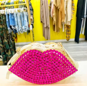 Kiss Clutch