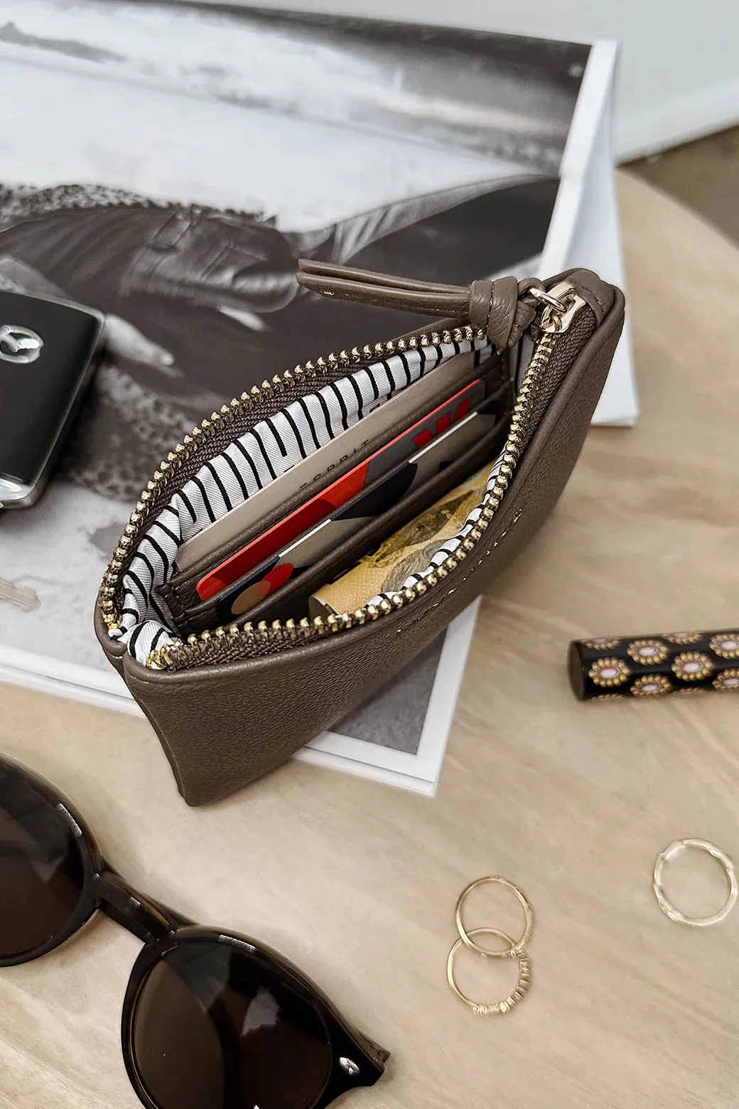 Kuta Card Pouch Bag - Brown