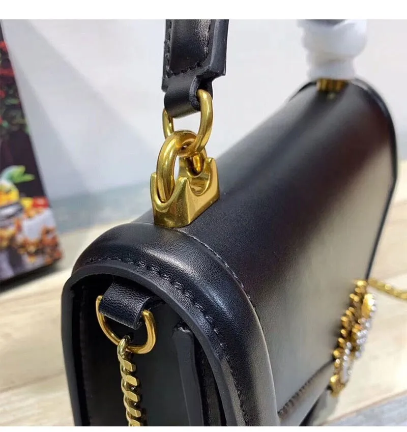 ladies  metal chain luxury pearl buckle bag