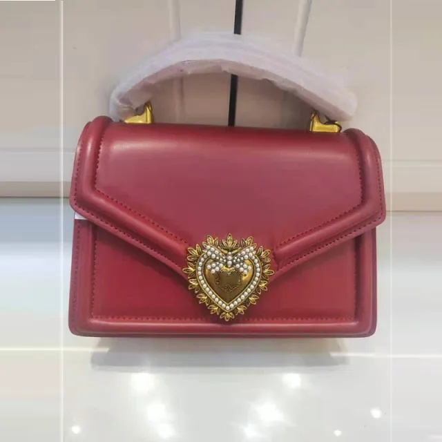ladies  metal chain luxury pearl buckle bag