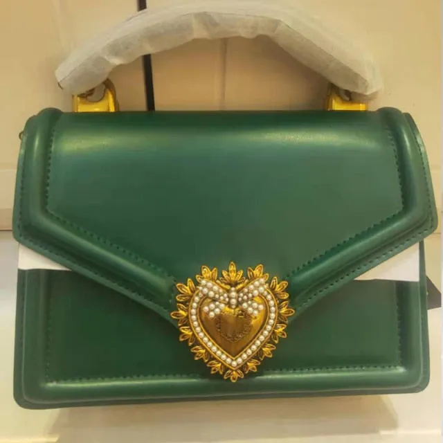ladies  metal chain luxury pearl buckle bag