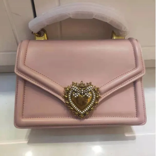 ladies  metal chain luxury pearl buckle bag