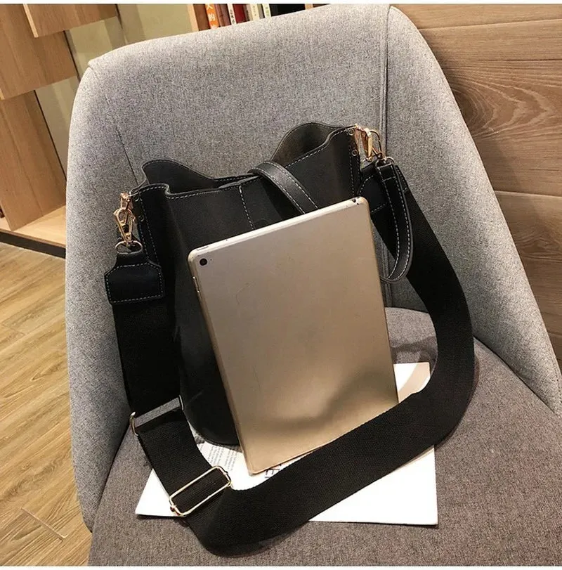Leather Buckle Shoulder Messenger Bag