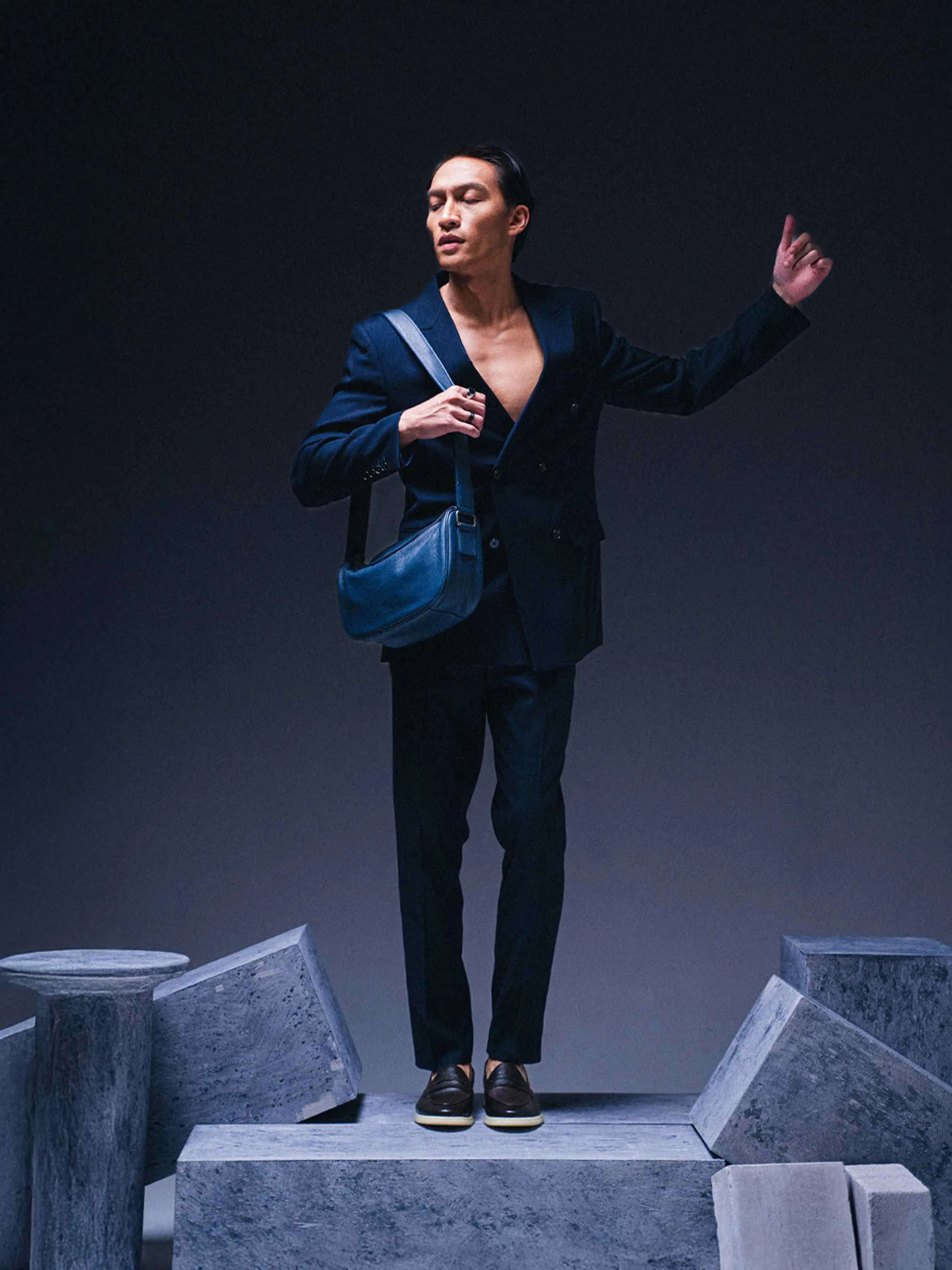 Leone Crossbody Bag - Navy Blue Pebble Grain Leather