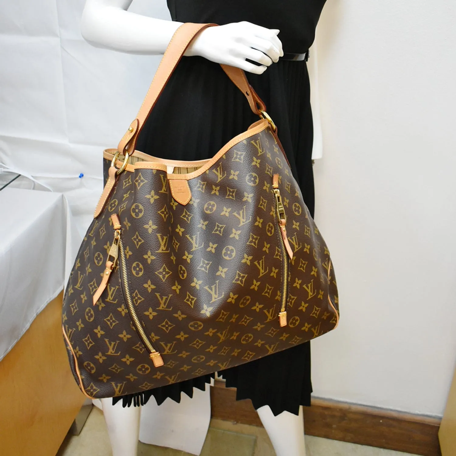 LOUIS VUITTON Delightful GM Monogram Canvas Shoulder Bag Brown