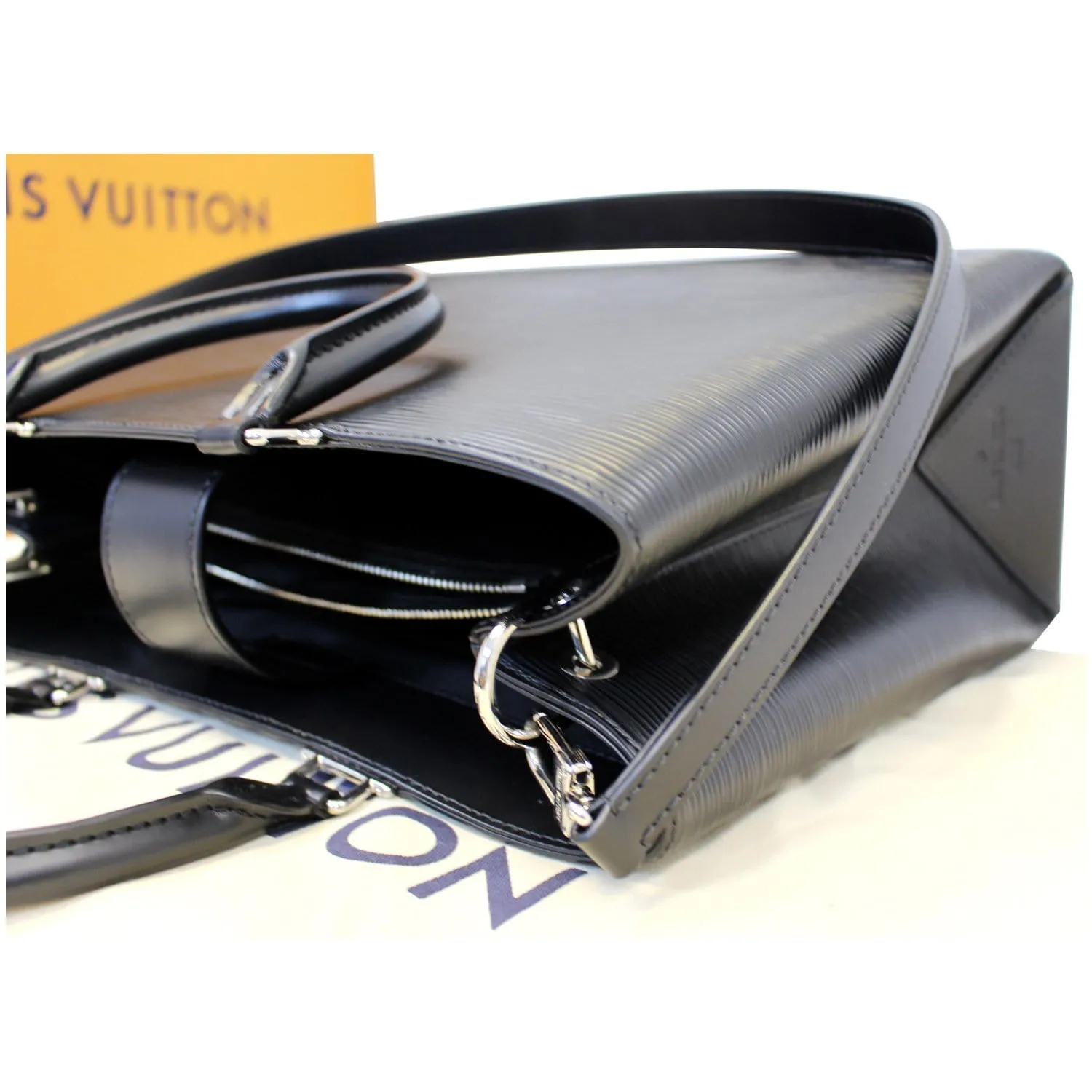 LOUIS VUITTON Kleber PM Epi Leather Shoulder Bag Black