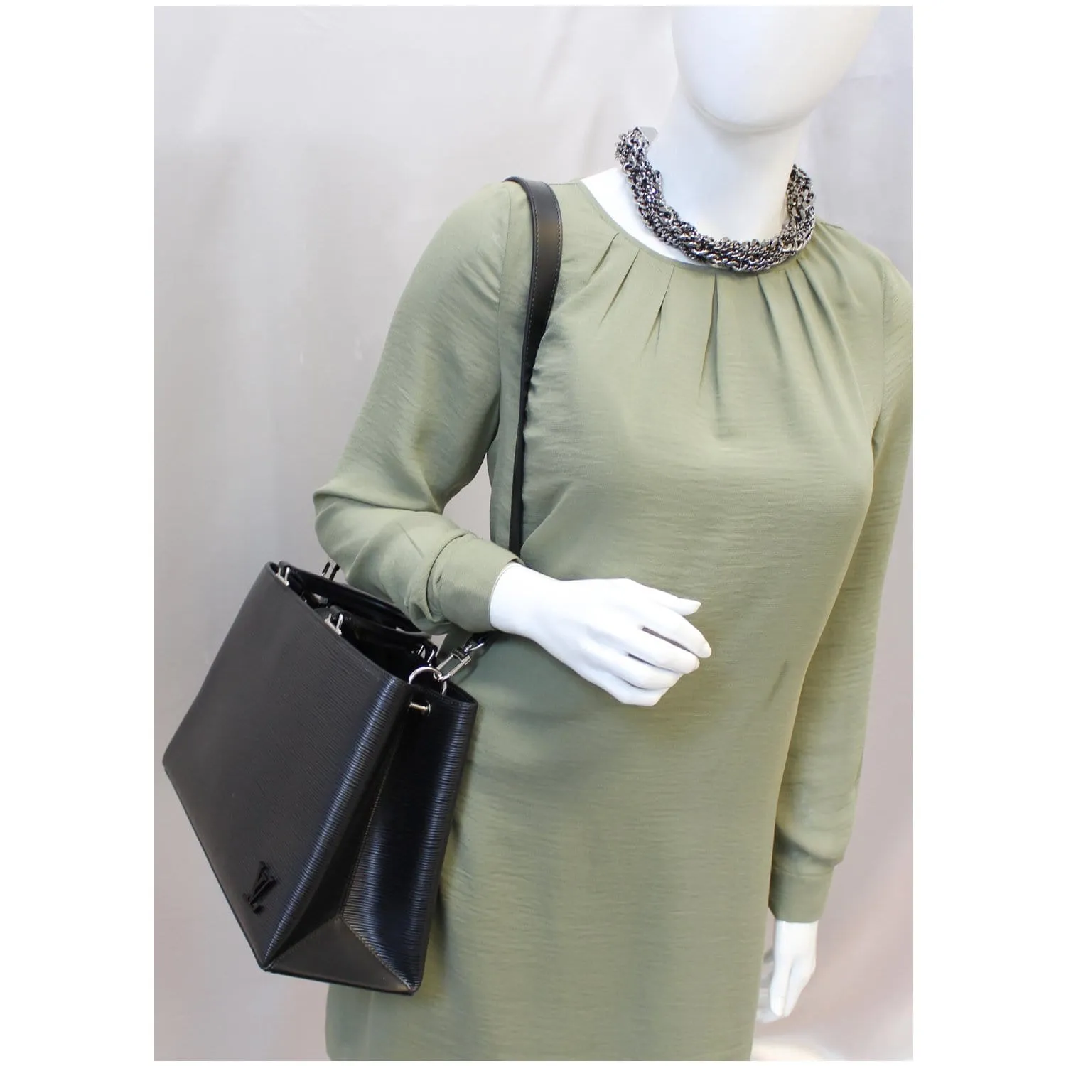 LOUIS VUITTON Kleber PM Epi Leather Shoulder Bag Black