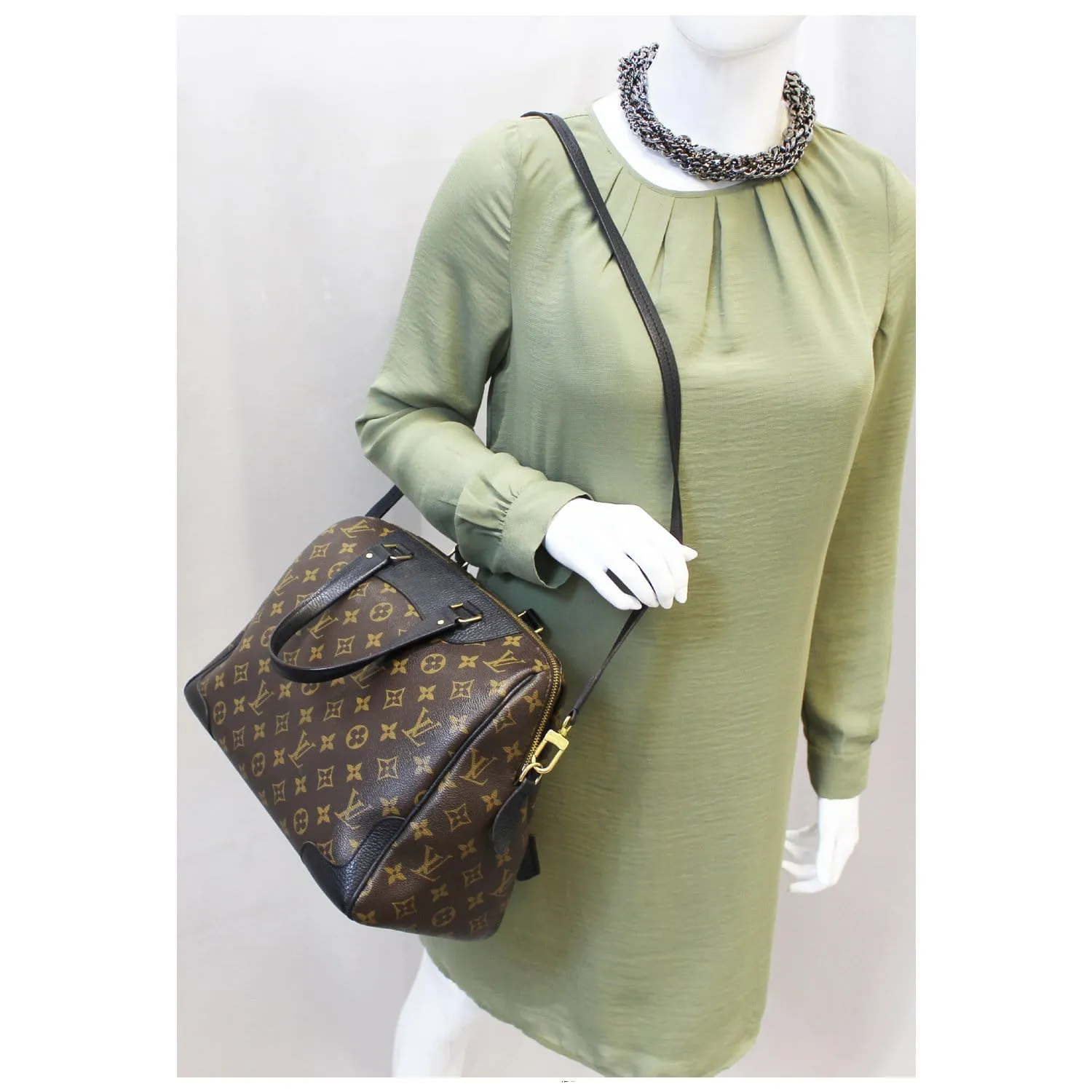 LOUIS VUITTON Retiro NM Monogram Canvas Shoulder Bag Noir