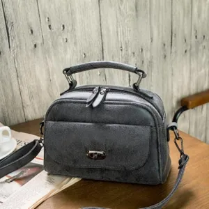 <bold>Shell / Crossbody Bag  <br>Vegan-Leather