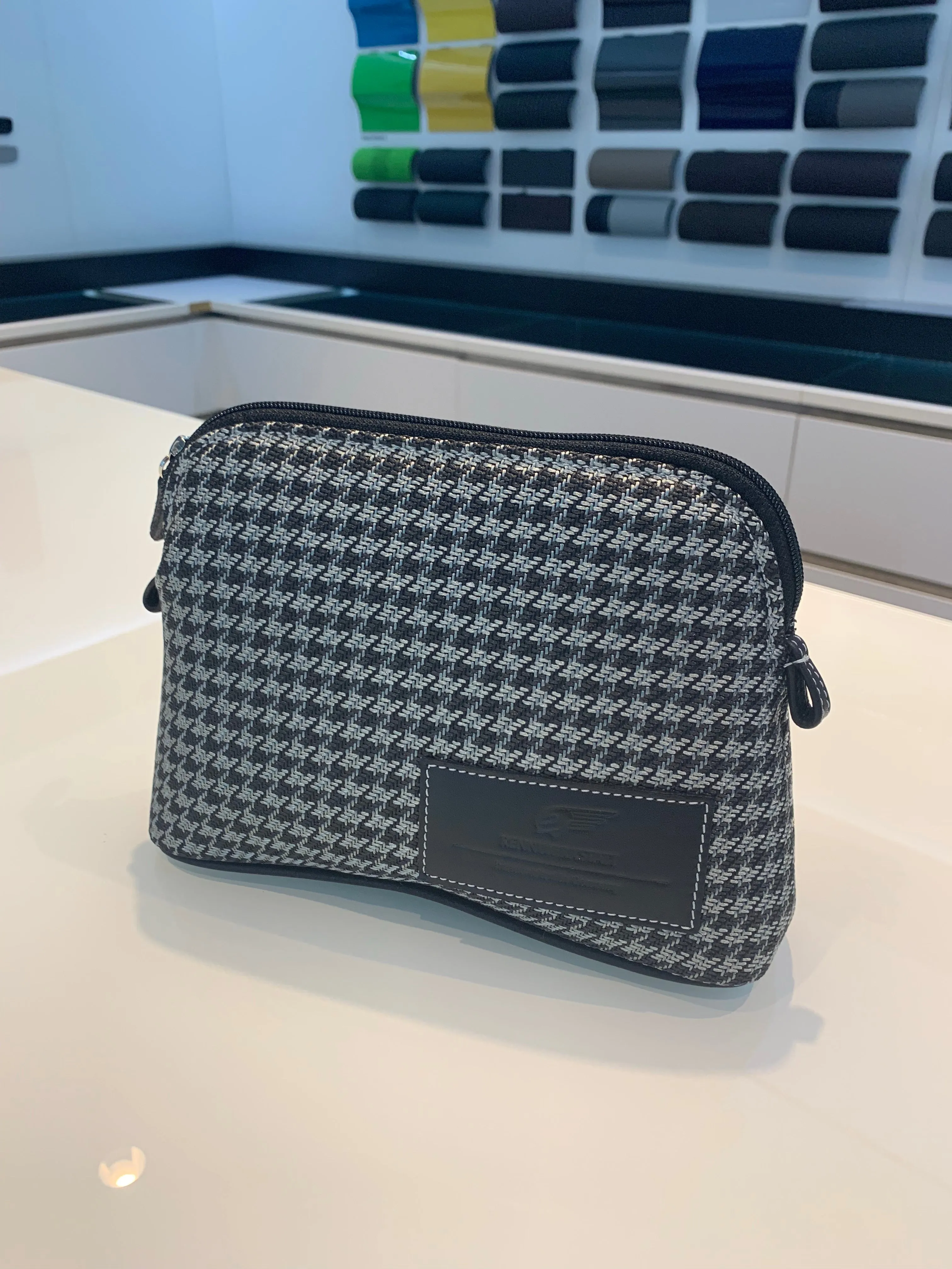 MakeUp Bag / Dopp Kit - Houndstooth 'R' (modern) or Pepita (vintage)