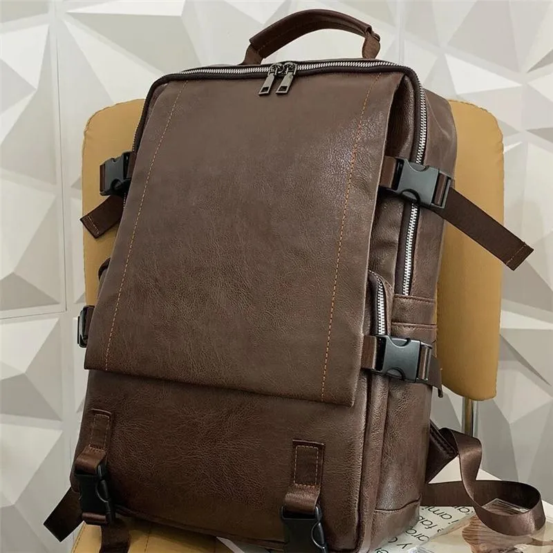 Men's Vintage Leather Buckle Large Capacity Backpack