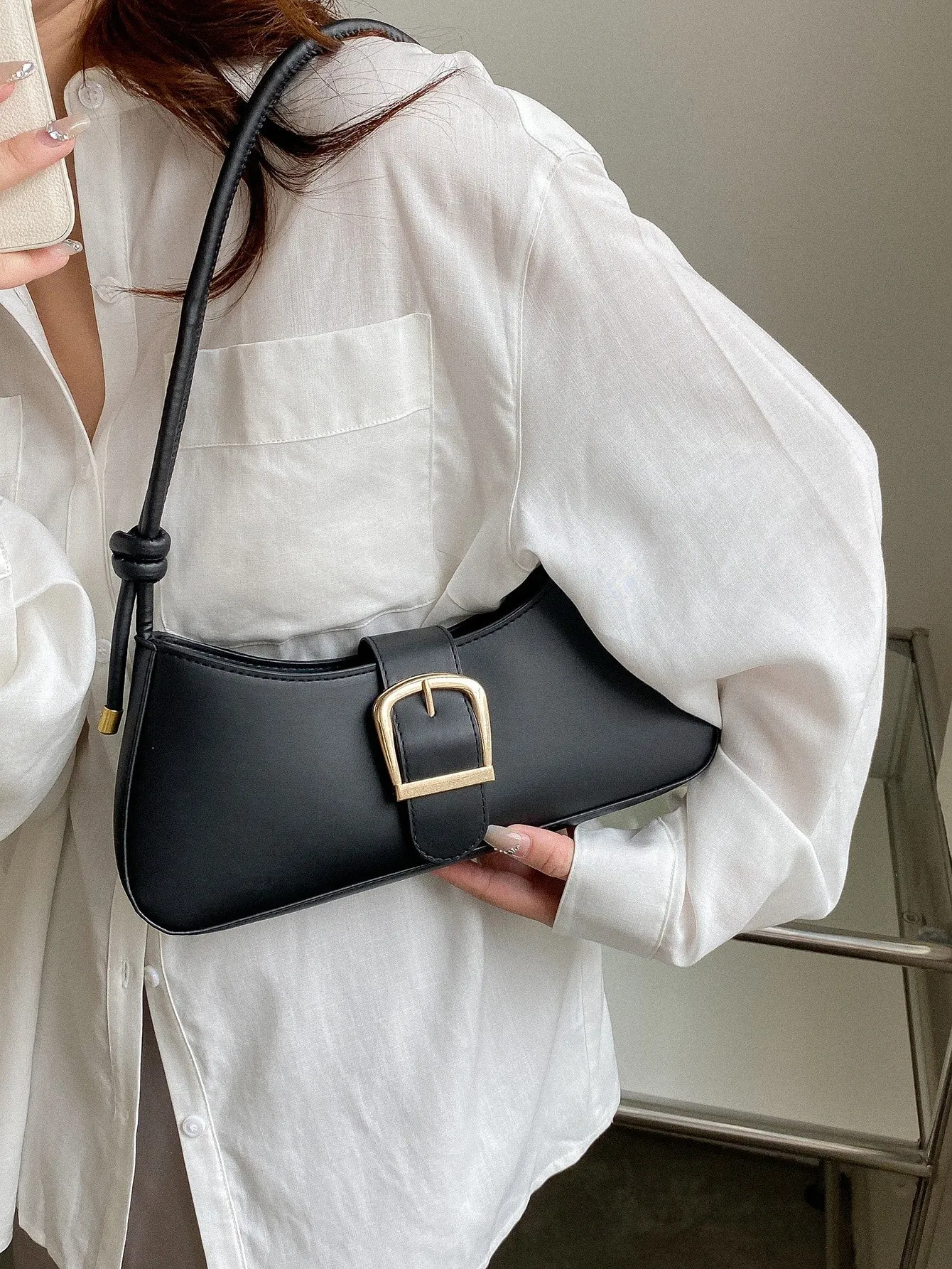 Minimalist Buckle Decor Baguette Bag - Black