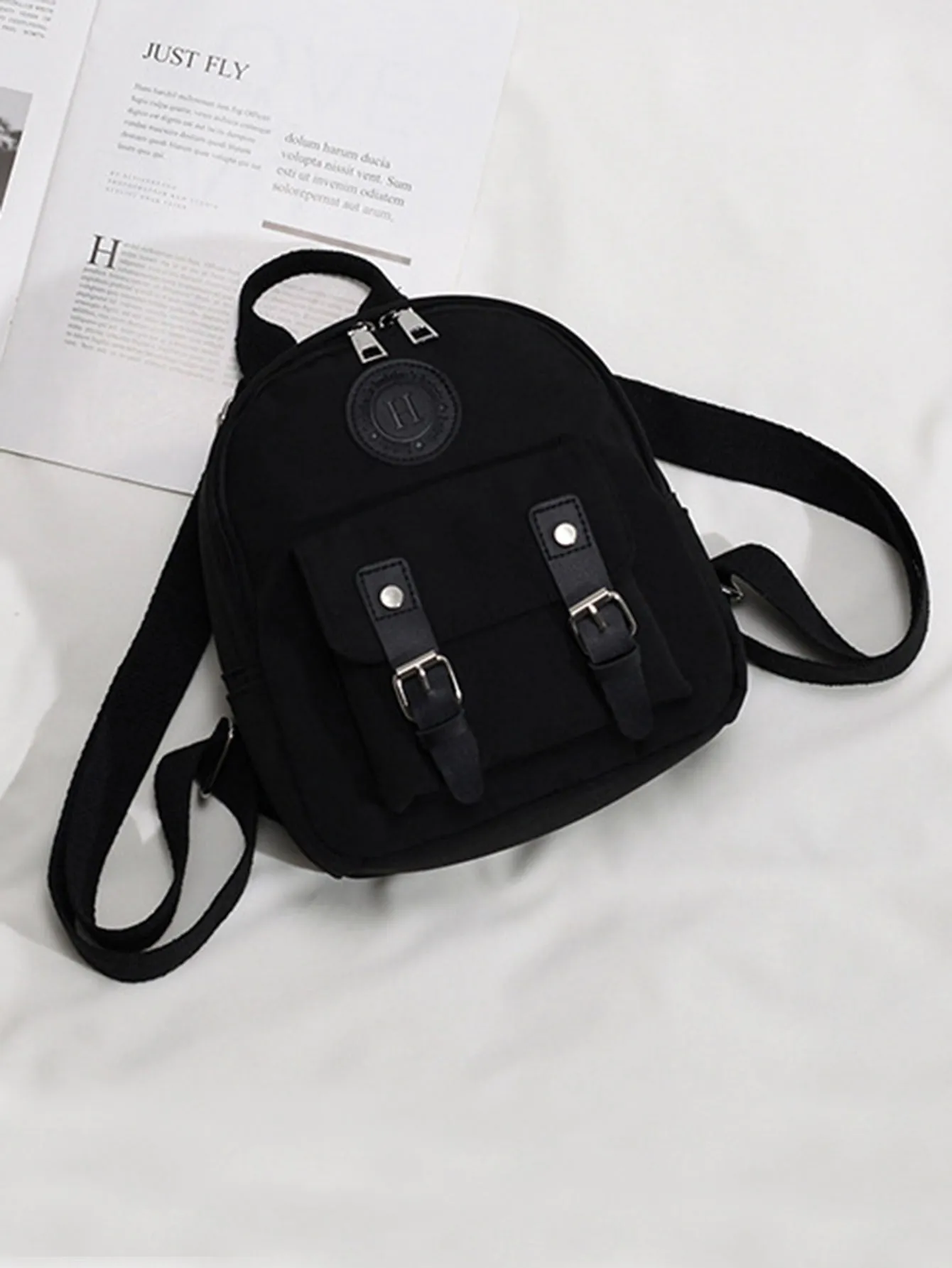 Minimalist Buckle Detail Classic Backpack - F/W'₂₁ - Black
