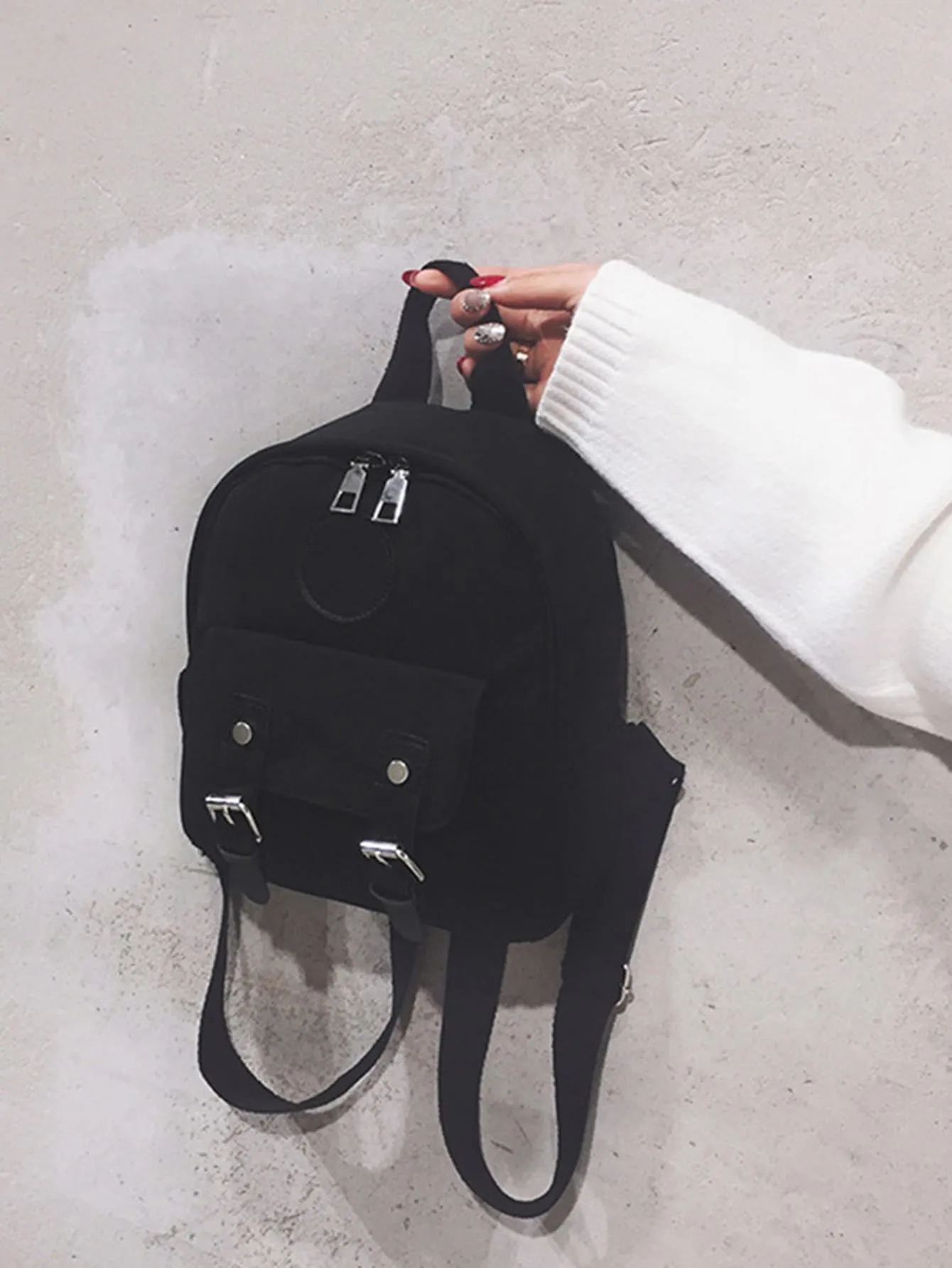 Minimalist Buckle Detail Classic Backpack - F/W'₂₁ - Black