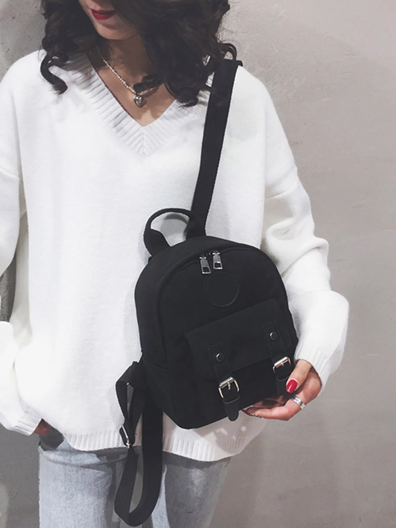 Minimalist Buckle Detail Classic Backpack - F/W'₂₁ - Black