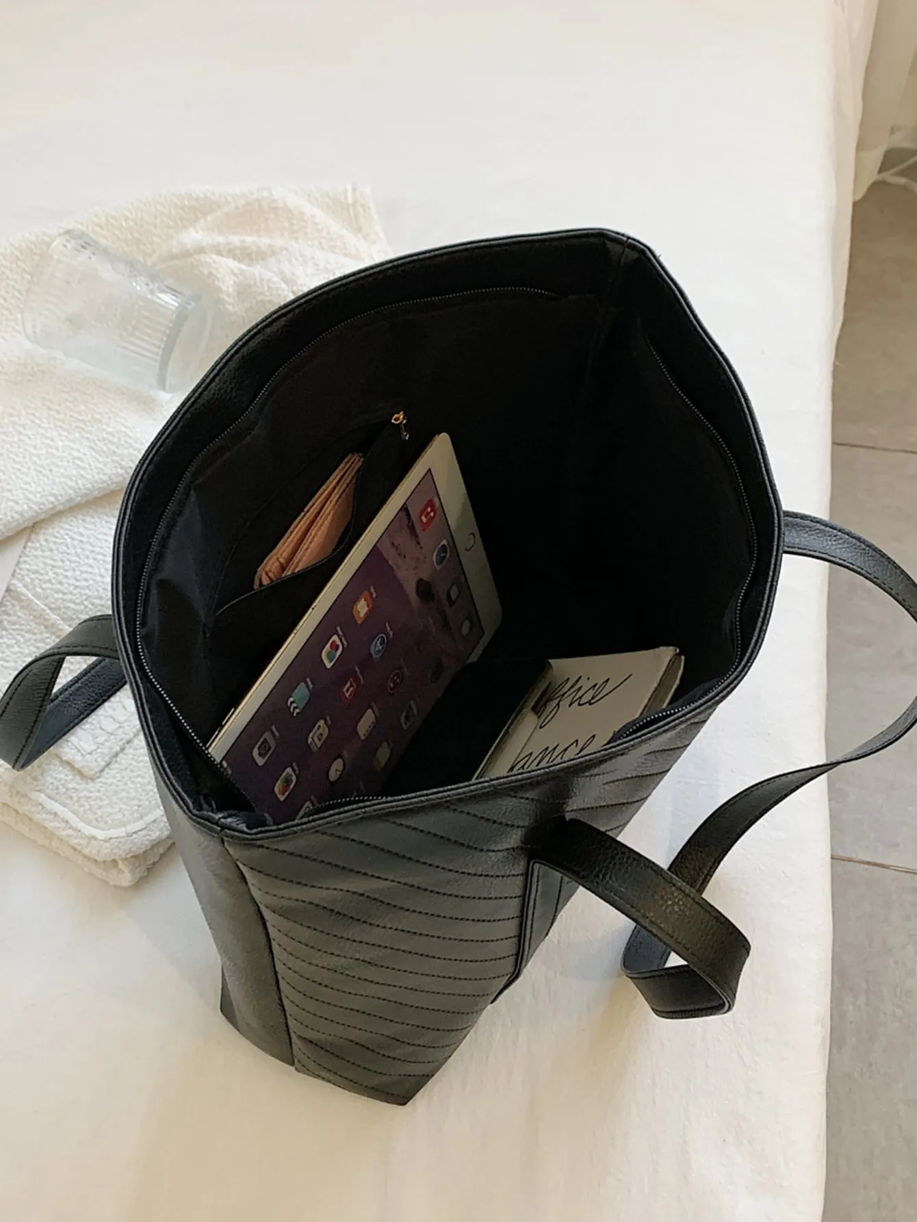 Minimalist Chevron Tote Bag - Black