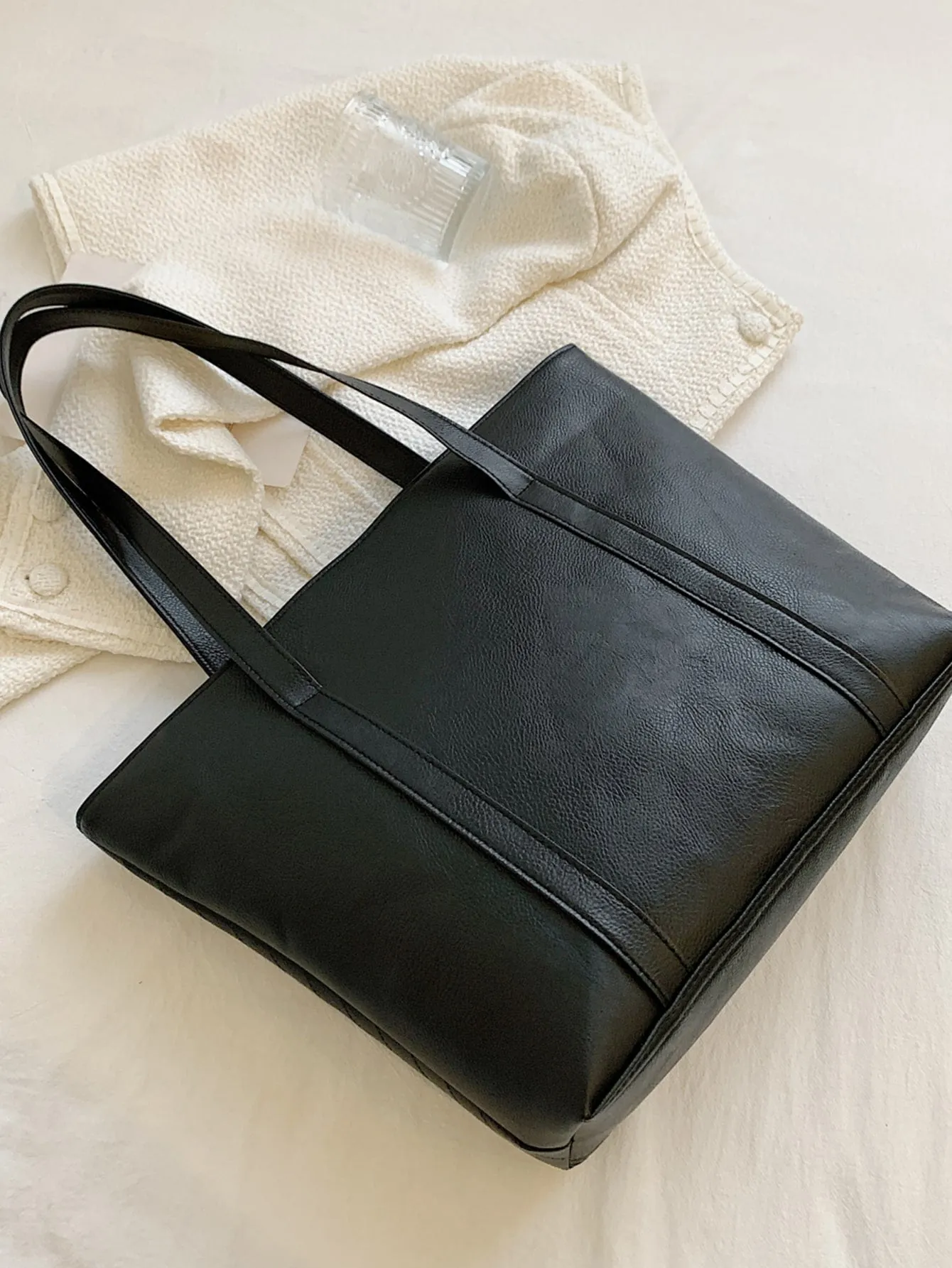Minimalist Chevron Tote Bag - Black