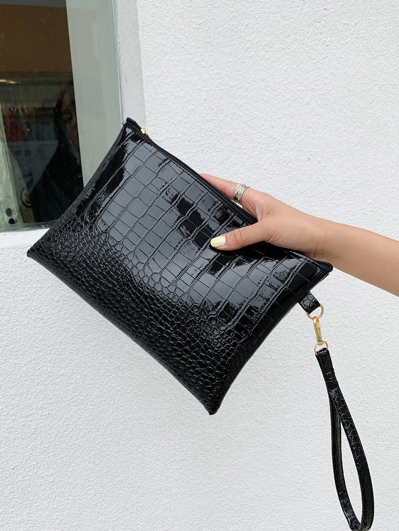 Minimalist Croc Embossed Clutch Bag - Black- FD ⚡