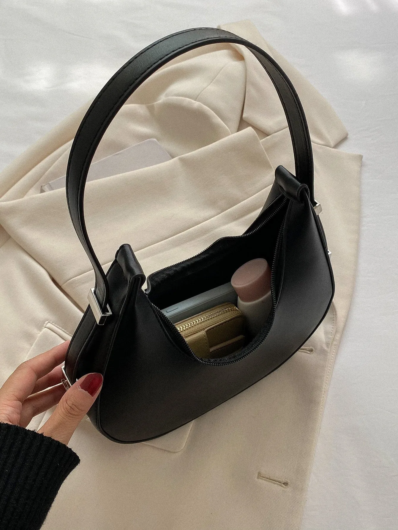 Minimalist Hobo Bag - Black- FD ⚡