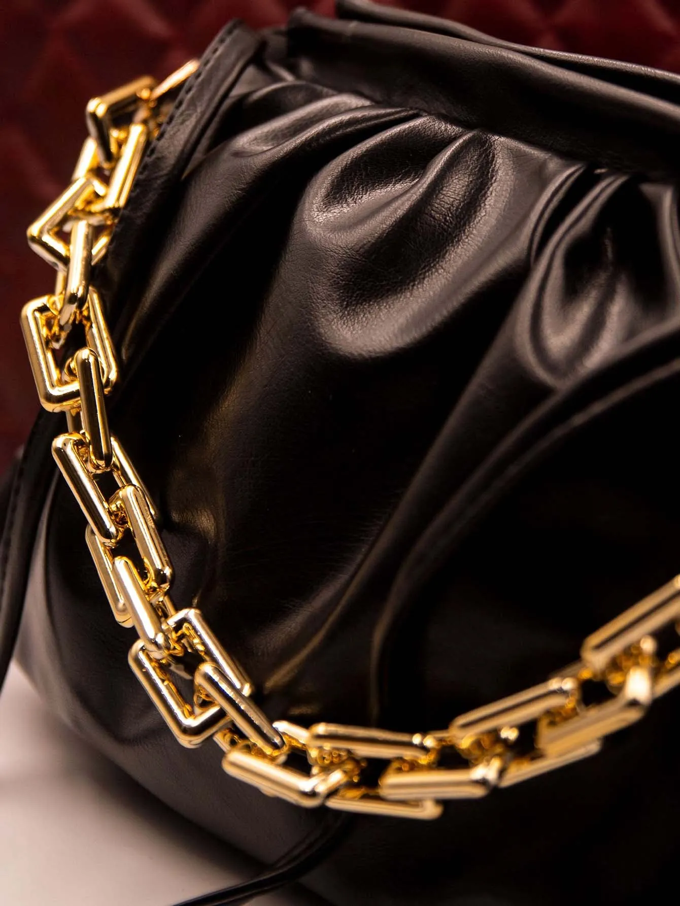 Minimalist Ruched Chain Decor Bag - Black - FD ⚡