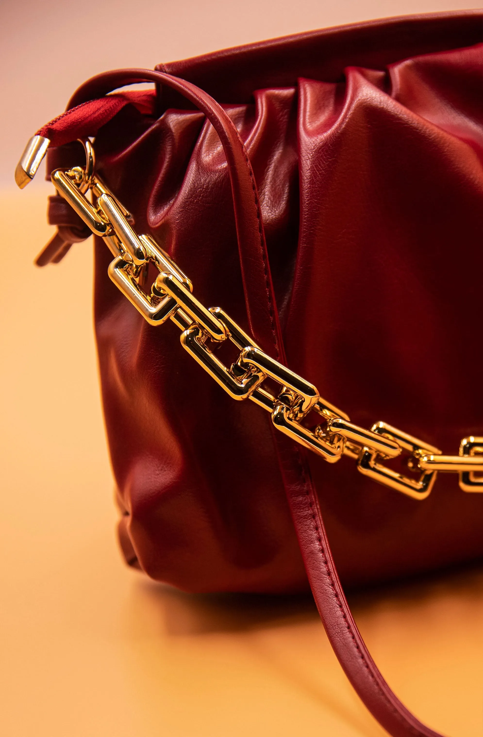Minimalist Ruched Chain Decor Bag - Red - FD ⚡