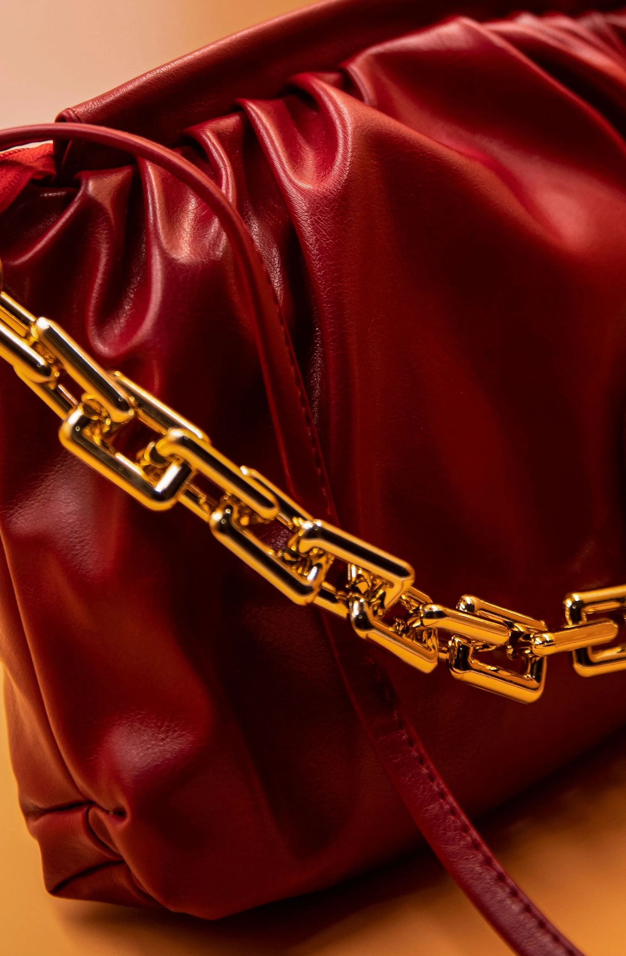 Minimalist Ruched Chain Decor Bag - Red - FD ⚡