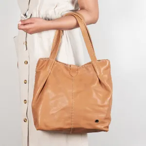 Novuka : Ladies Leather Handbag in Tan Vintage