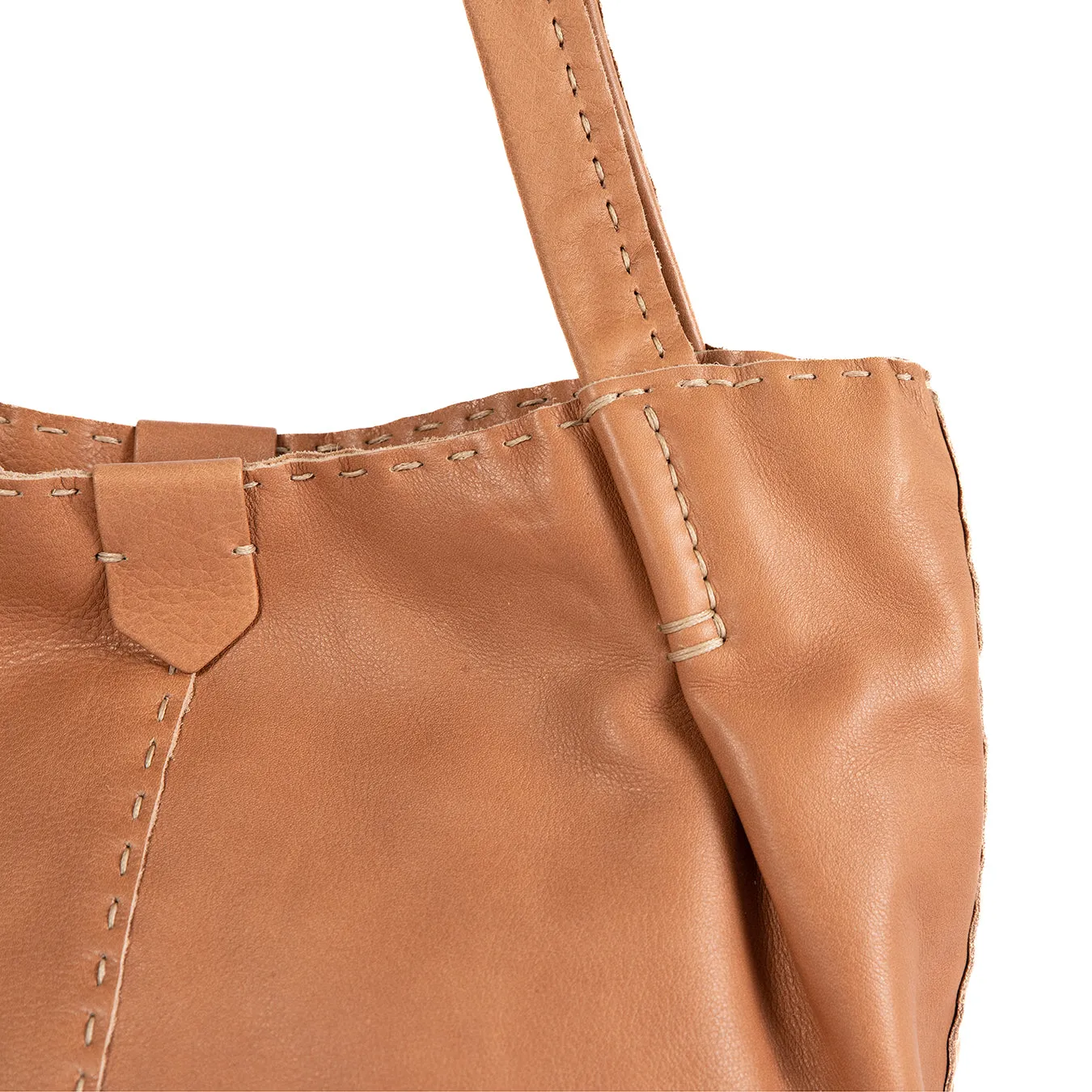 Novuka : Ladies Leather Handbag in Tan Vintage