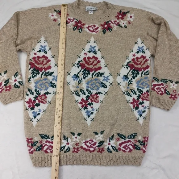 PRIVATE EYES ADELE KNIT WOMEN VINTAGE BROWN TAN ROSE FLORAL 100% ACRYLIC SWEATER