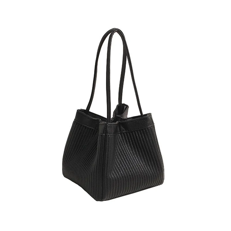 REALAIOT 2025 This year, niche hand-carried bucket bags women's bags popular new commuting versatile fashion Popular style shoulder messenger bags are popular.
