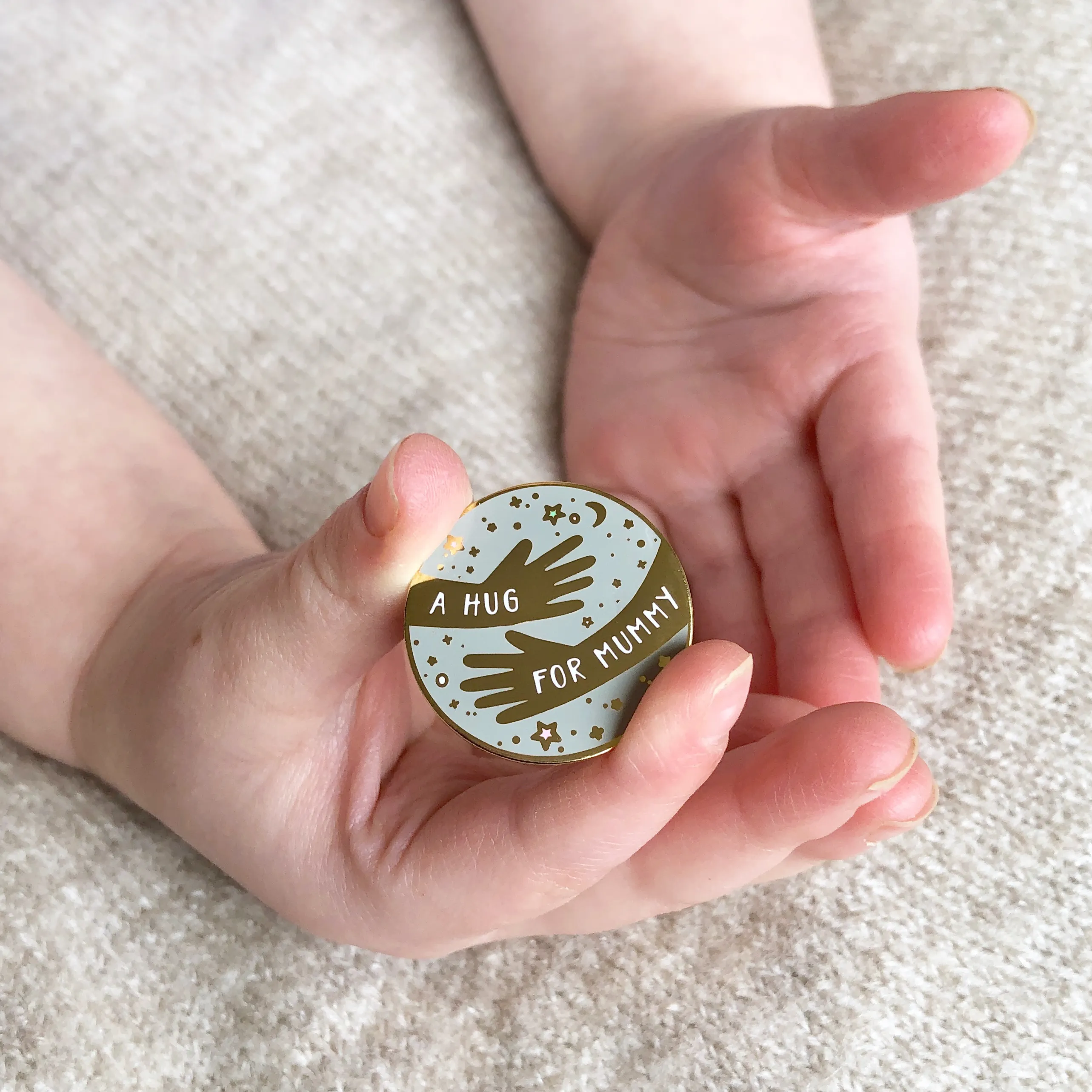 SECONDS / A Hug For Mummy Enamel Lapel Pin Badge