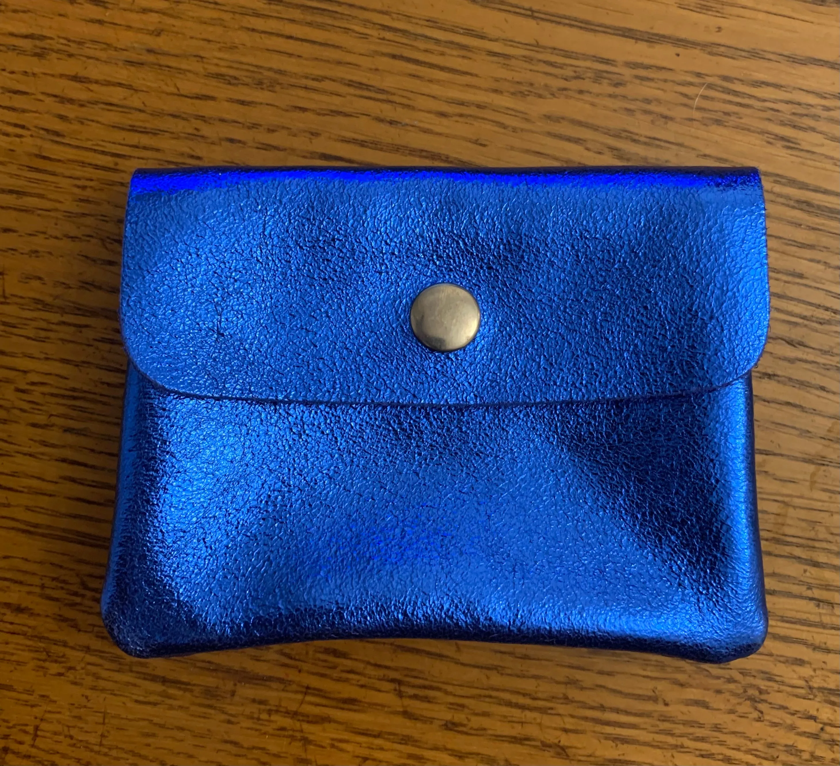 Small leather purse in Metallic Blue