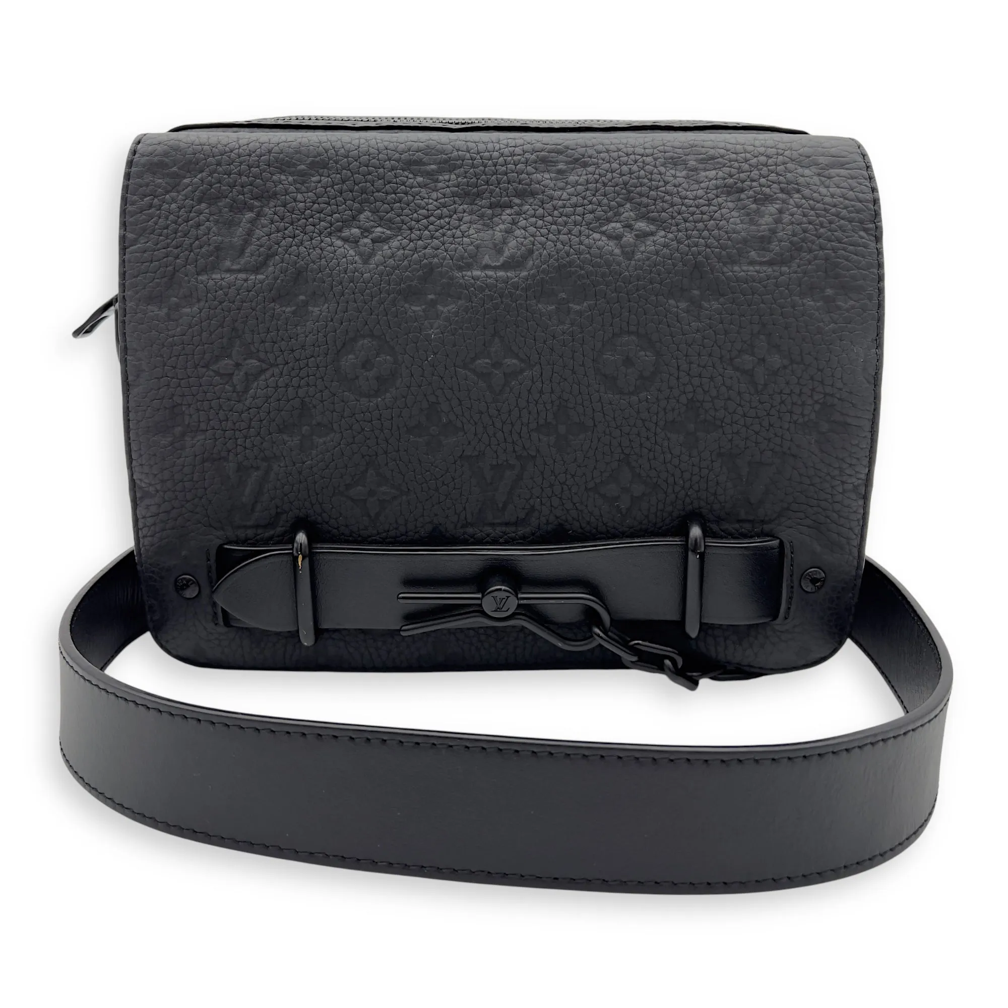 Steamer Black Messenger in Taurillon Leather, Lacquered Metal hardware