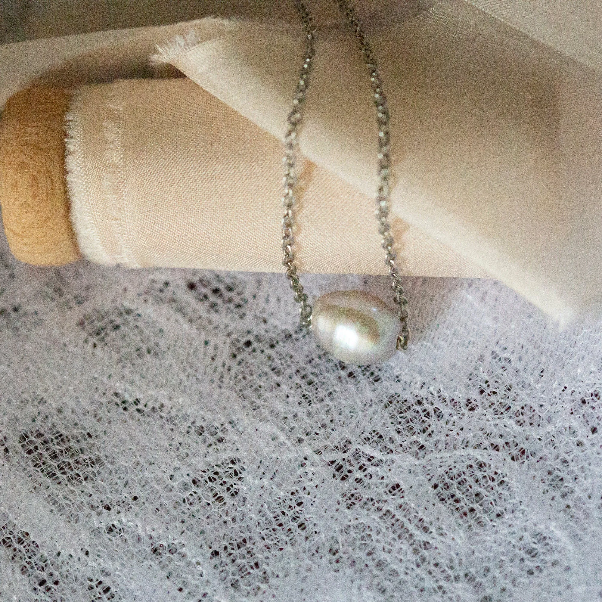 Student Gift to Teacher, Necklace for Teacher, Pearl Necklace, Teacher Appreciation Gift, Necklace for Teacher, Teacher Jewelry Gift