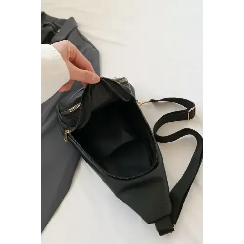 Stylish Yeppi Leather Sling Bag
