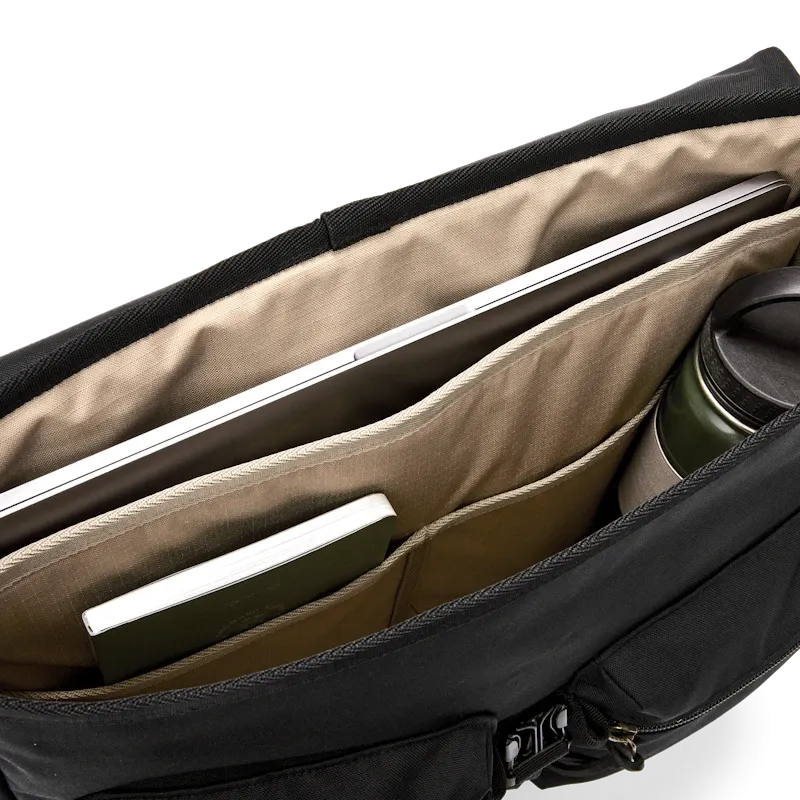 Surveyor Messenger Bag | Black